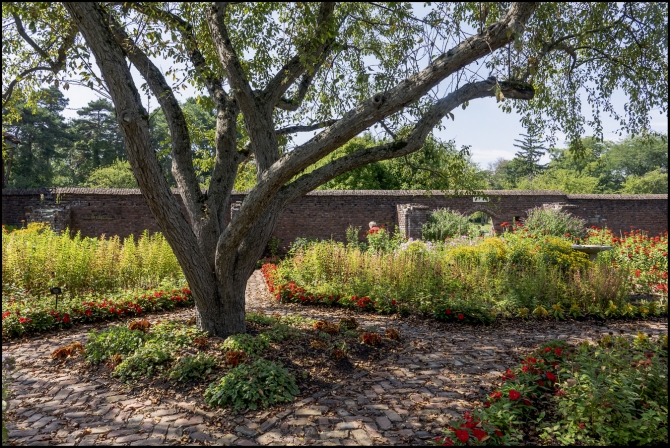 visttoupstatenyvermont_ticonderoga_kingsgarden-1-of-10